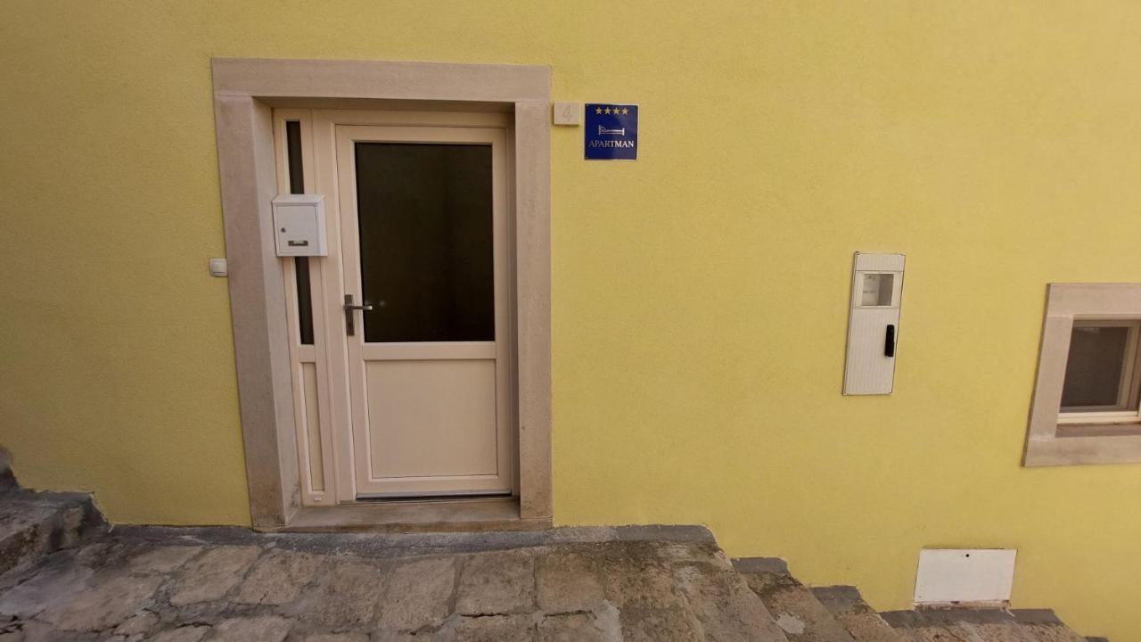 קאבטאט Palace Pernarius מראה חיצוני תמונה